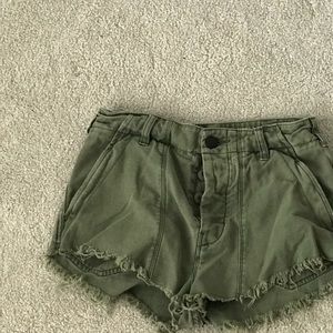 Cute and casual army green shorts!